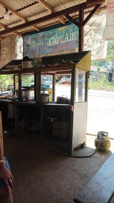 MIE AYAM & BAKSO MBA WIN