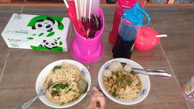 MIE AYAM & BAKSO PAK MANTO