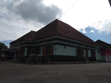 WARUNG NASI PECEL & JAGUNH