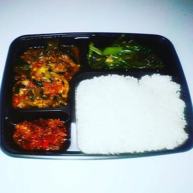 WARUNG MAKAN YUYUN