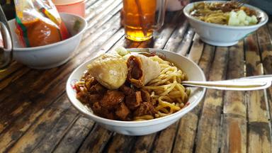 BAKSO KIKIL & MIE AYAM