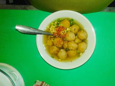 SOTO AYAM DAN BAKSO CAK SHOLEH