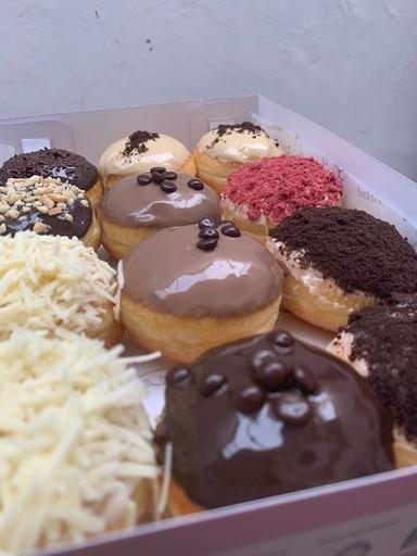 MANIS DONUTS