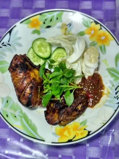 AYAM PENYET GALUR