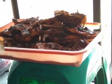 GORENG BAKAR AYAM DAN SOTO LAKSANA