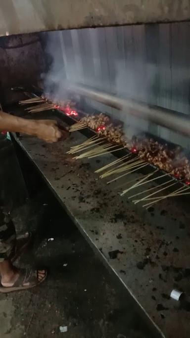 WARUNG SATE MADURA H. SYUKRON