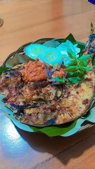 WARUNG IKAN BAKAR OM LEO