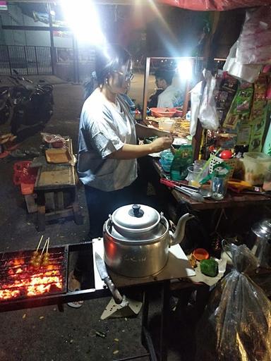 ANGKRINGAN TARI - DEPAN RAFFLES KELAPA GADING