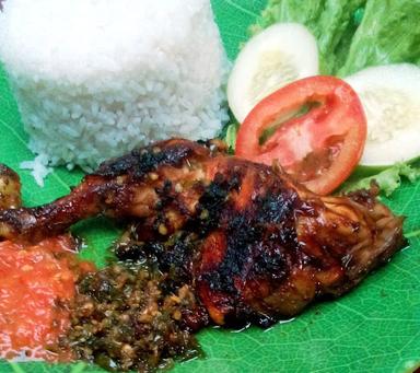 AYAM PENYET TRISNO JOYO