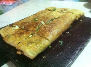 MARTABAK ASLI LEBAKSIU TEGAL TELOR-MANIS