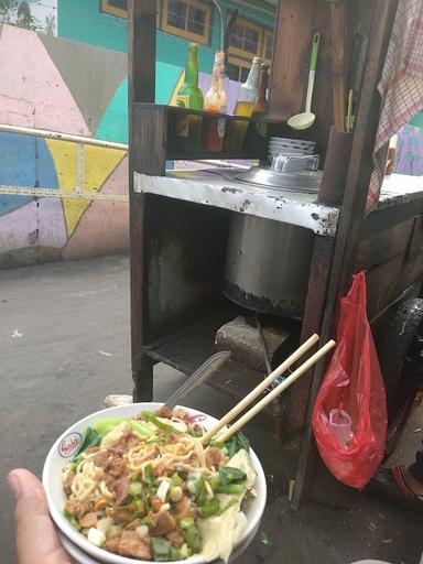 MIE AYAM GAJAH MUNGKUR