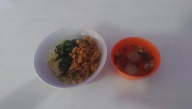 MIE AYAM PANGSIT IQBAL