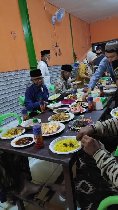 RM.SATE KUDA MBAH GOWER DAN SEAFOOD