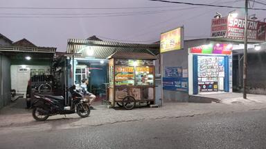 AL MADINAH (MARTABAK DAN TERANGBULAN)