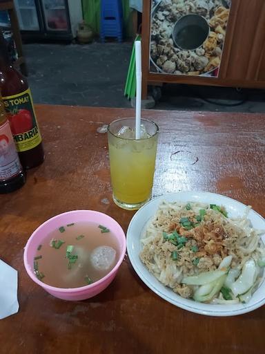 BAKSO TETELAN PAK KAM