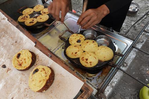 KUE LUMPUR BAKAR KANG DJI