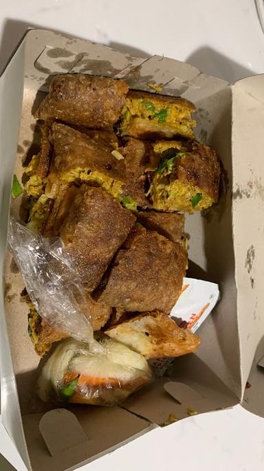 MARTABAK DAN TERANG BULAN YAUL