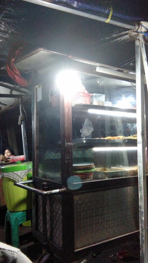 WARUNG PENYETAN DAN ANGKRINGAN MAK NANIK