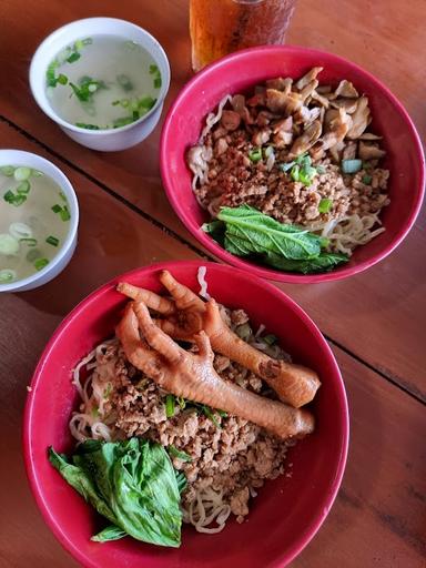 BAKMI AYAM JAKARTA GAJAH JAYA