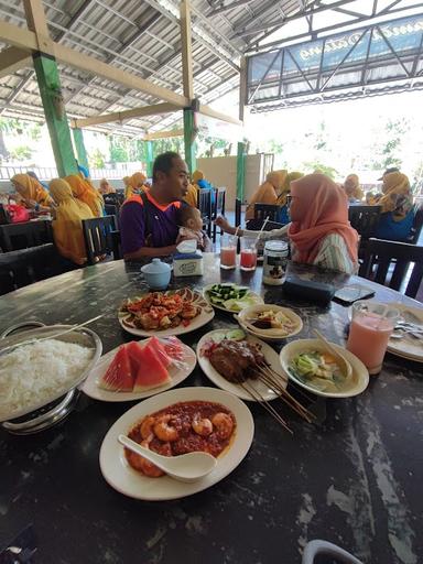 RUMAH MAKAN BONDA MERAPI