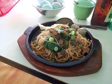 SOTO&MIE AYAM PAK TRI