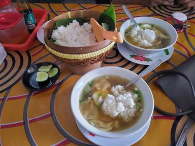 WARUNG SOTO SULUNG BU GUN