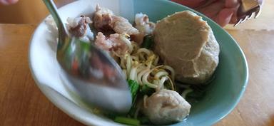 MIE BAKSO TETELAN D VALVIN