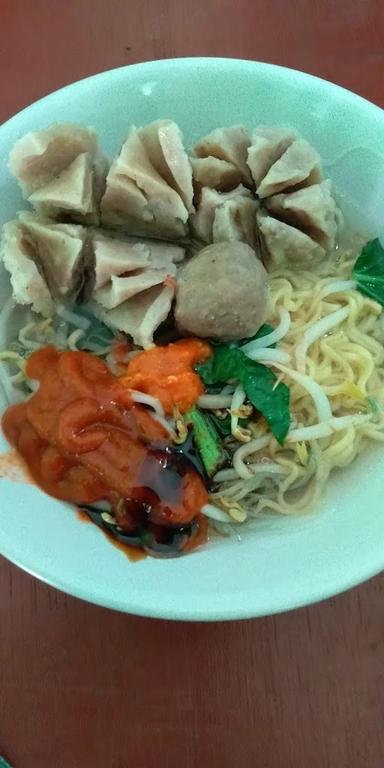 MIE BASO & MIE AYAM KAROMAH