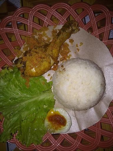 AYAM BAKAR MBAK YUL