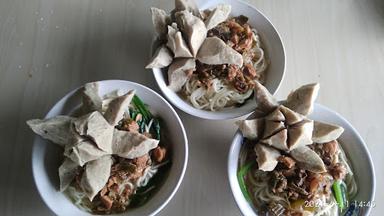 BAKSO MAS GANDOL PLATAR WATU