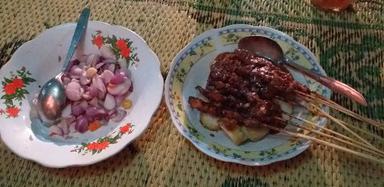 SATE AYAM PAK UMAR CAWAS