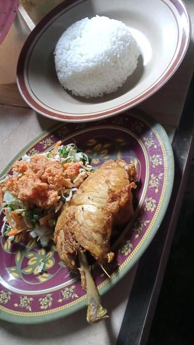 WARUNG AYAM BAKAR, AYAM GORENG,SOTO DAN SEBLAK ( KANTIN SYAFILA)