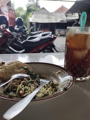 WARUNG MAKAN PINGIT