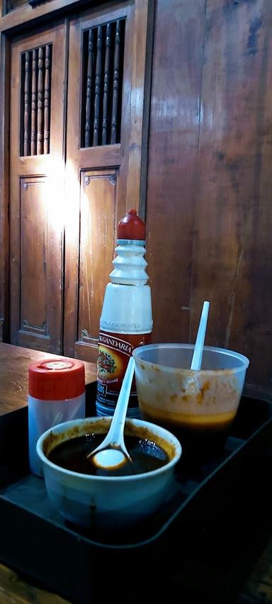 WARUNG SOTO DAN KARE AYAM