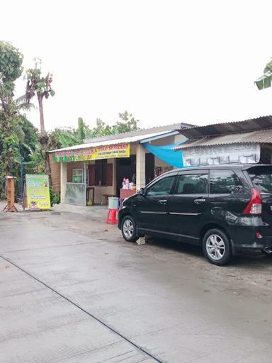 WARUNG SOTO MBAK LULUK DAN TOKO SEMBAKO