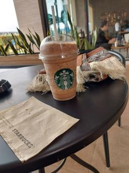 Photo's Starbucks - Green Pramuka