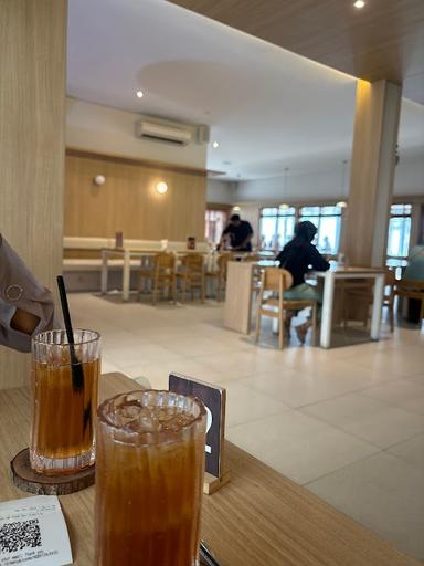 KAFE GAMAT CEMPAKA PUTIH