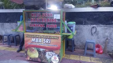 NASI UDUK DAN NASI KUNING MBA SRI