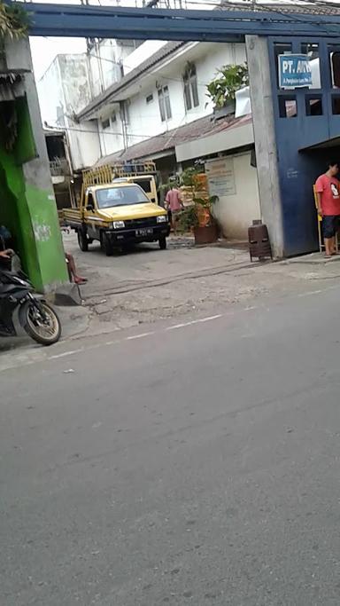 RUMAH MAKAN UDA BARU