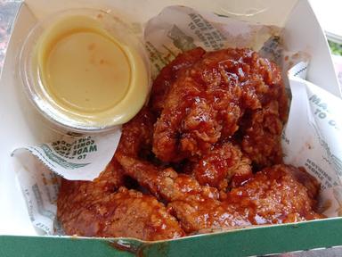 WINGSTOP GREEN PRAMUKA MALL