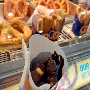 AUNTIE ANNE'S - GREEN SEDAYU MALL