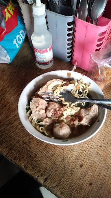 BAKSO MAS GONDRONG (RAWA BUAYA)