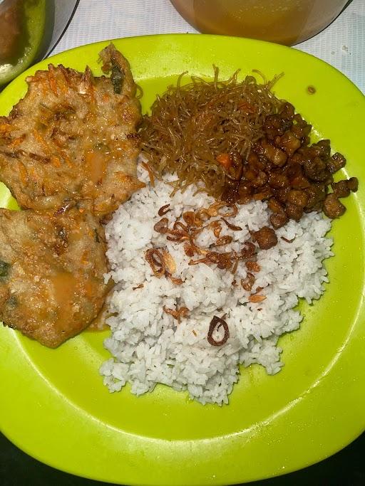 KETUPAT SAYUR & NASI UDUK BETAWI BABEH SAWAL