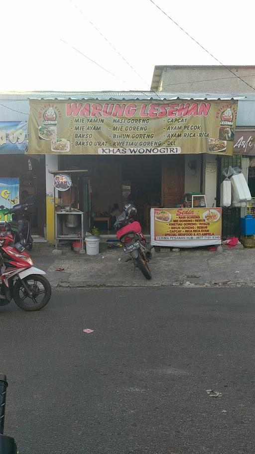 MIE YAMIN & BAKSO LESEHAN WONOGIRI