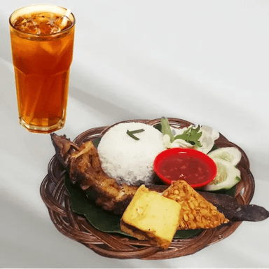 PECEL LELE & AYAM BAKAR PALMASERA 2