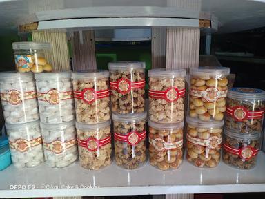 CIKGU CAKE & COOKIES