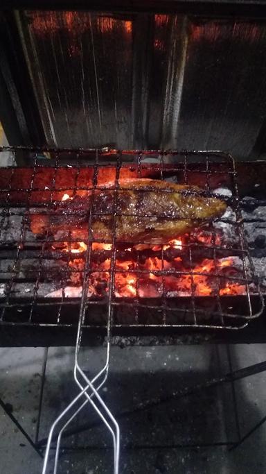 AYAM BAKAR DAN AYAM GORENG KREMES 'AMANAH'