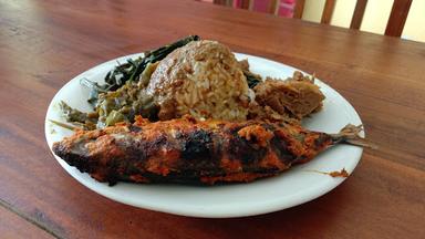 WARUNG MAKAN SIMPANG AMPEK MASAKAN PADANG