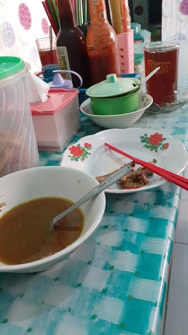 WARUNG MIE AYAM MBAK YAYUK SARI RASA ENAK