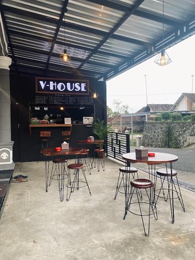 V-HOUSE CAFE